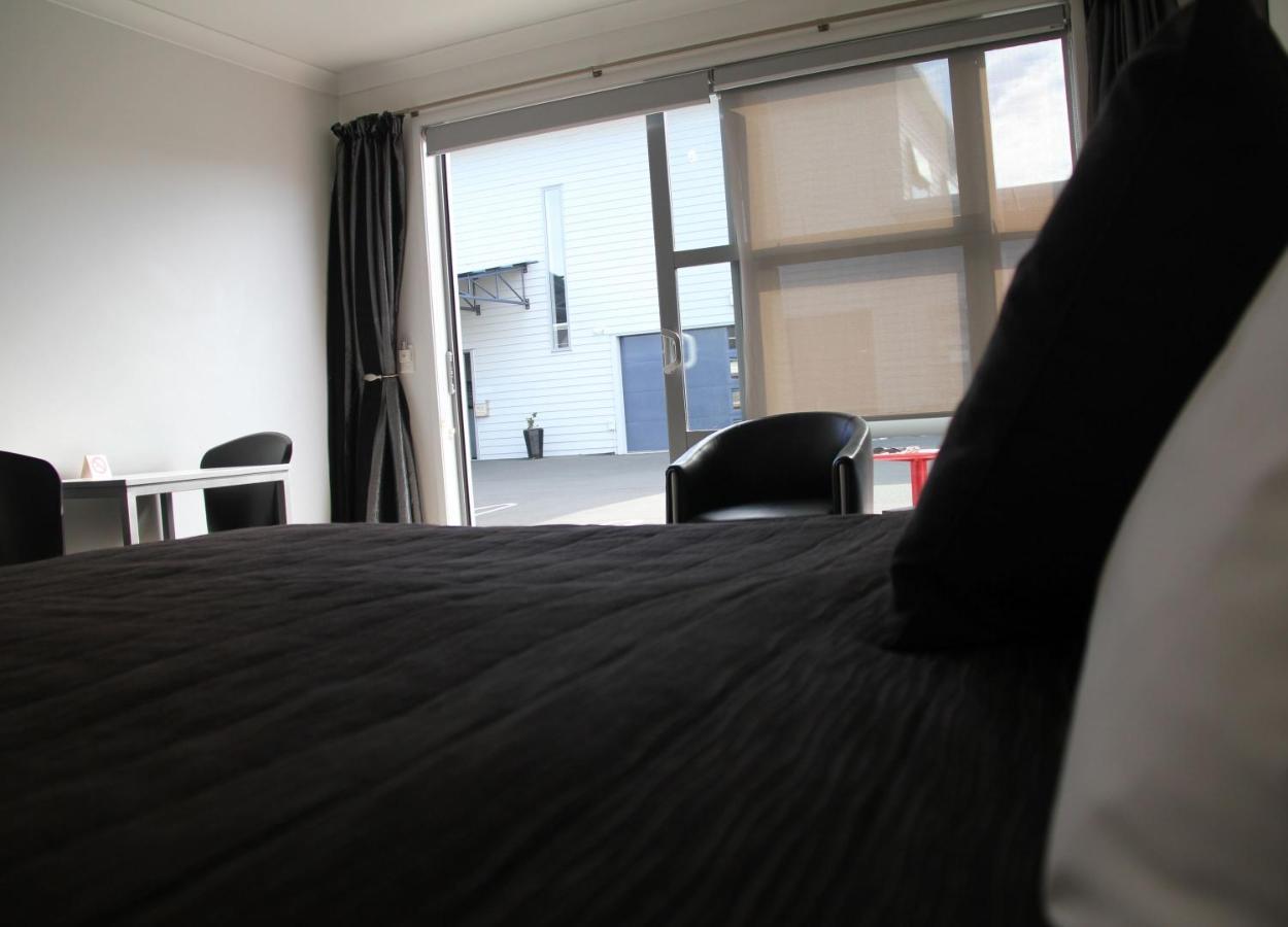 Pukekura Motor Lodge New Plymouth Dış mekan fotoğraf A room at the hotel
