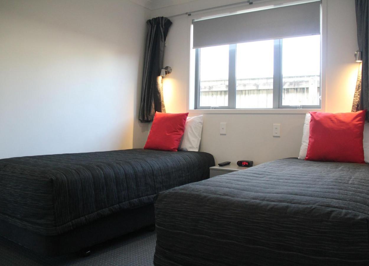 Pukekura Motor Lodge New Plymouth Dış mekan fotoğraf A typical room at the hotel