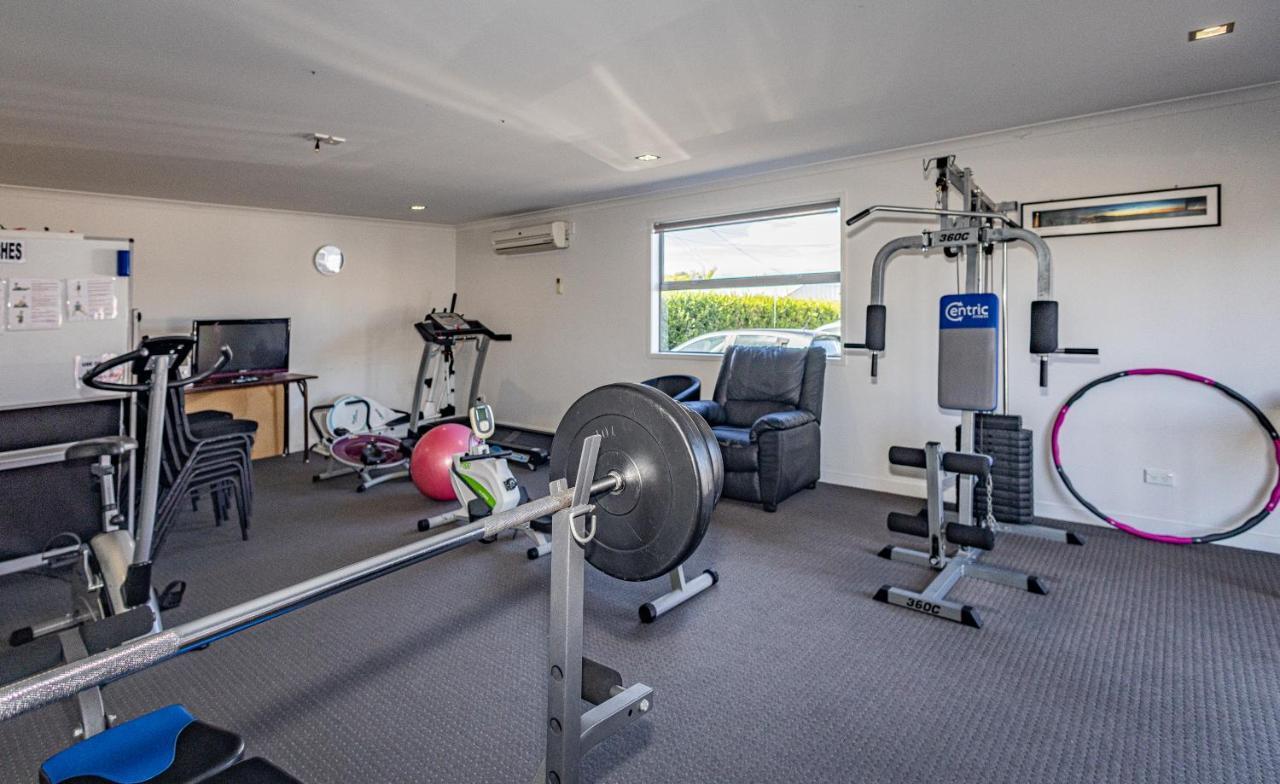 Pukekura Motor Lodge New Plymouth Dış mekan fotoğraf A home gym